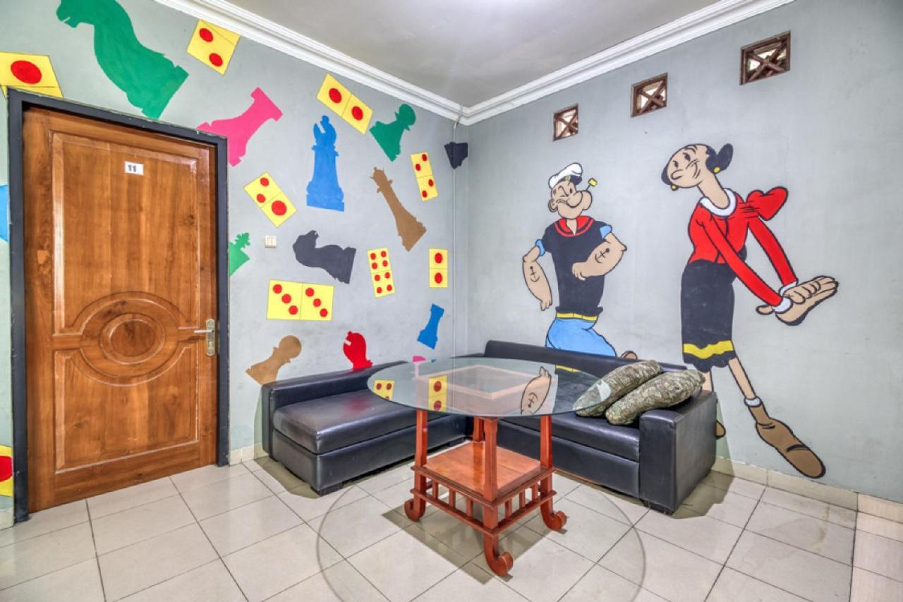 Reddoorz Hostel Near Stadion Mandala Krida Yogya Джокякарта Екстериор снимка