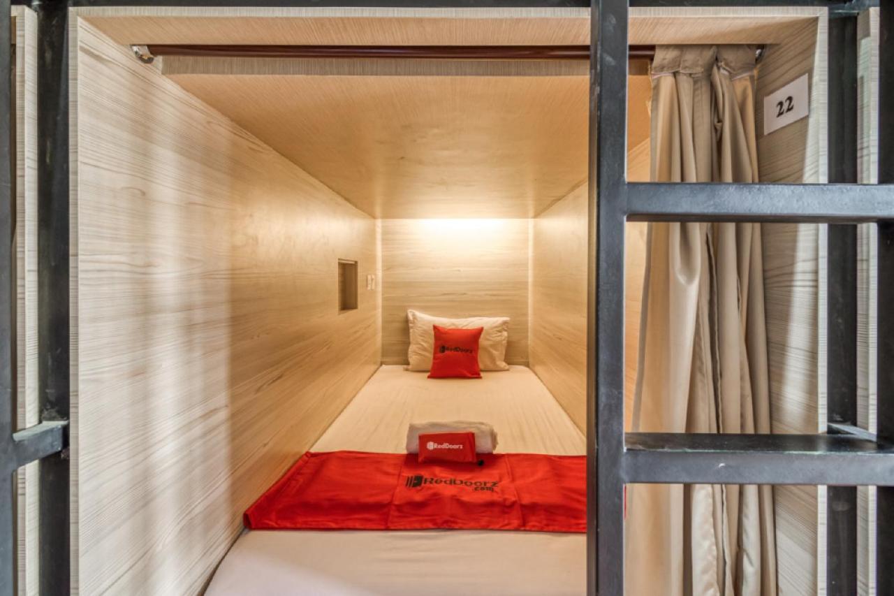Reddoorz Hostel Near Stadion Mandala Krida Yogya Джокякарта Екстериор снимка